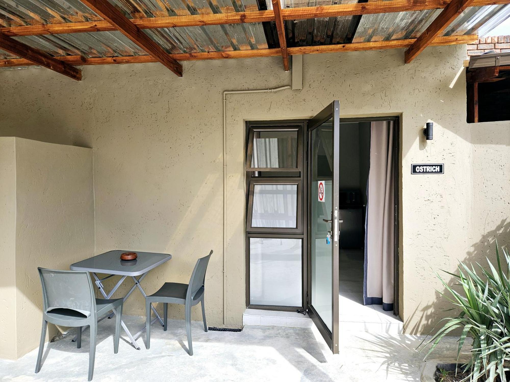Bosveld In Die Stad 2 Guesthouse อัลเบอร์ตัน ภายนอก รูปภาพ